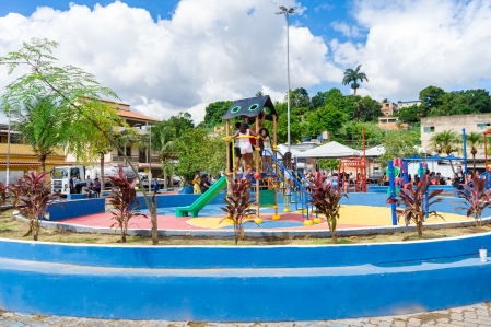 PRAÇAS MUDAM A PAISAGEM DE DUQUE DE CAXIAS