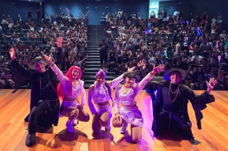 TEATRO RAUL CORTEZ TEM FINAL DE SEMANA DE CASA CHEIA COM MAIS DE 1.100 ESPECTADORES